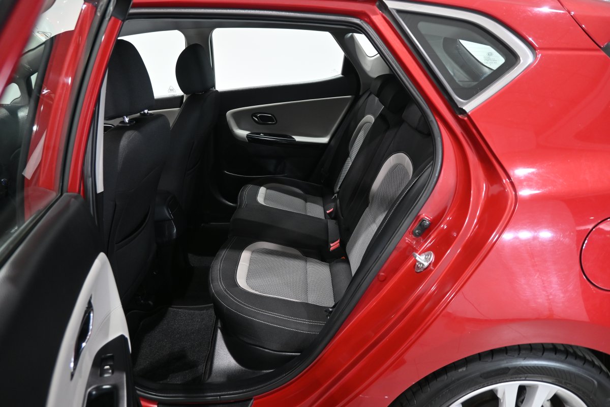 Foto Kia Ceed 11