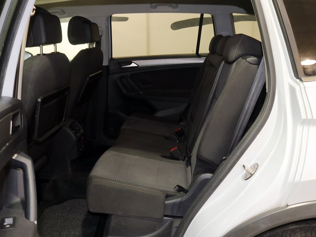 Foto Volkswagen Tiguan Allspace 17