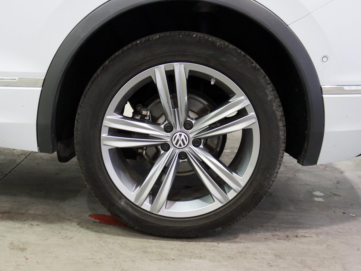 Foto Volkswagen Tiguan Allspace 40