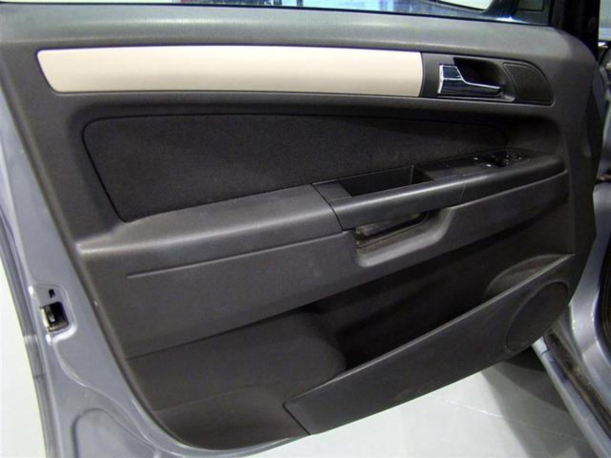 Foto Opel Zafira 8