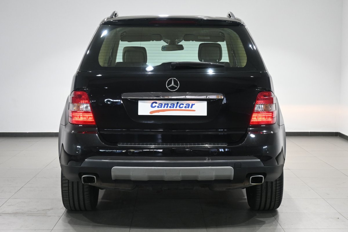 Foto Mercedes-Benz ML 5