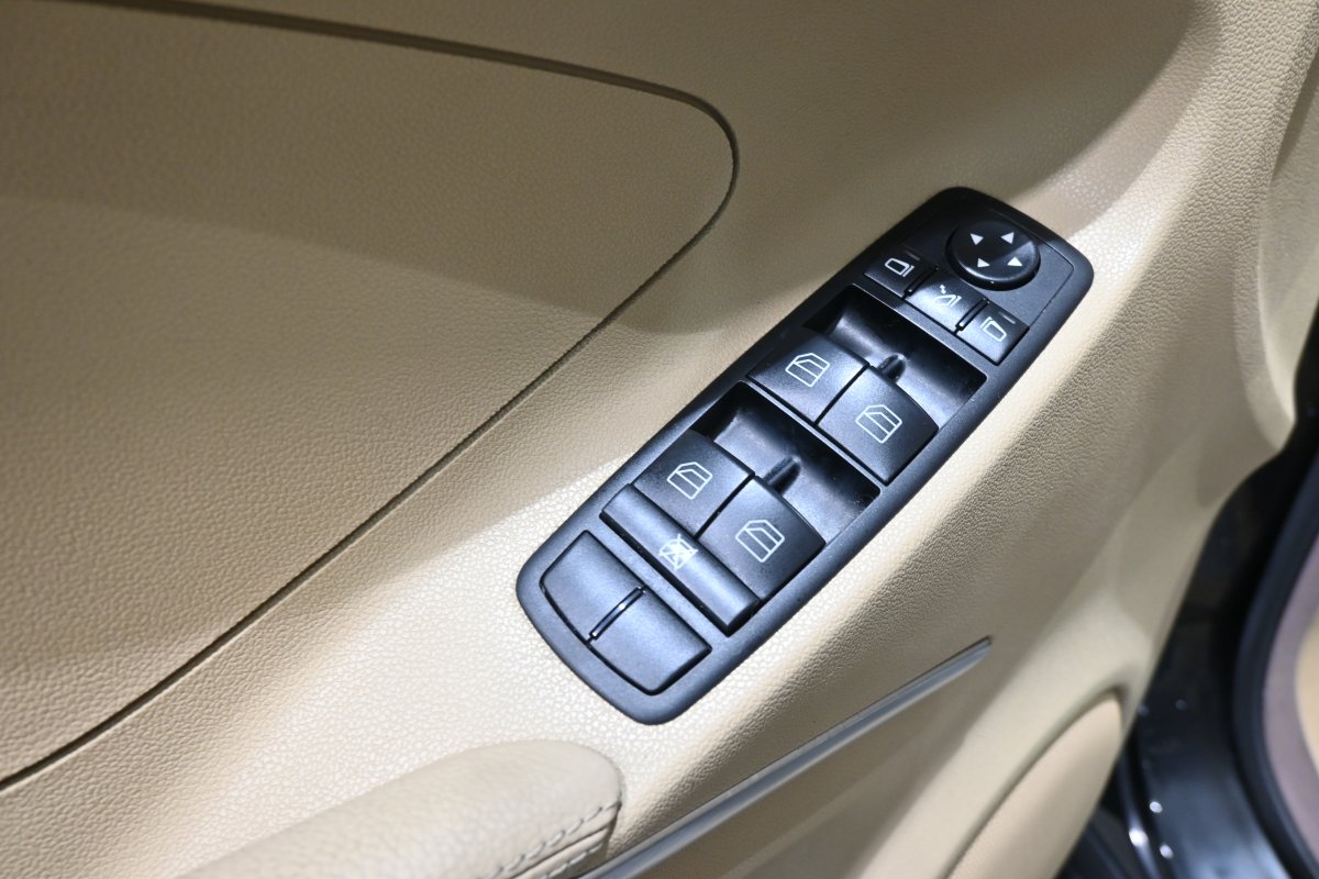Foto Mercedes-Benz ML 26