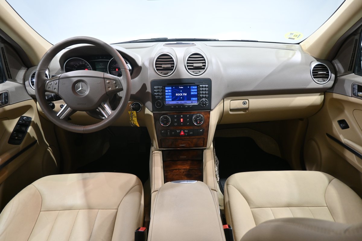 Foto Mercedes-Benz ML 18