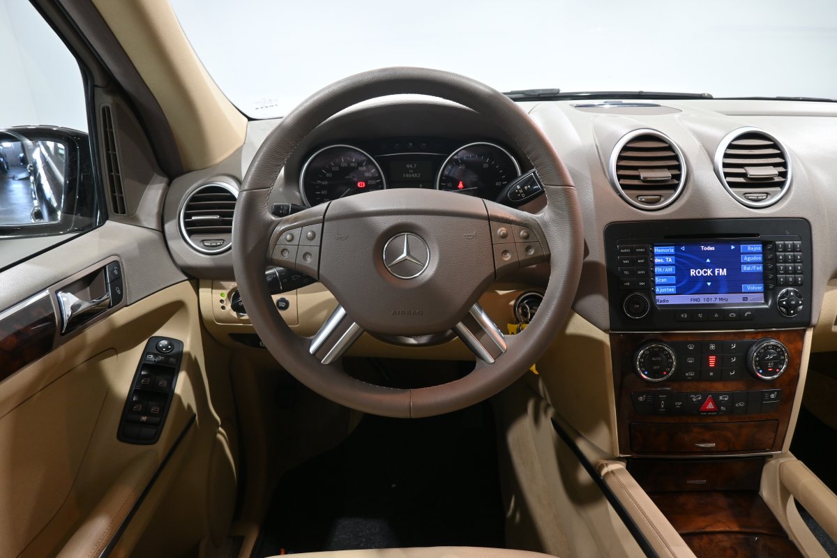 Foto Mercedes-Benz ML 19
