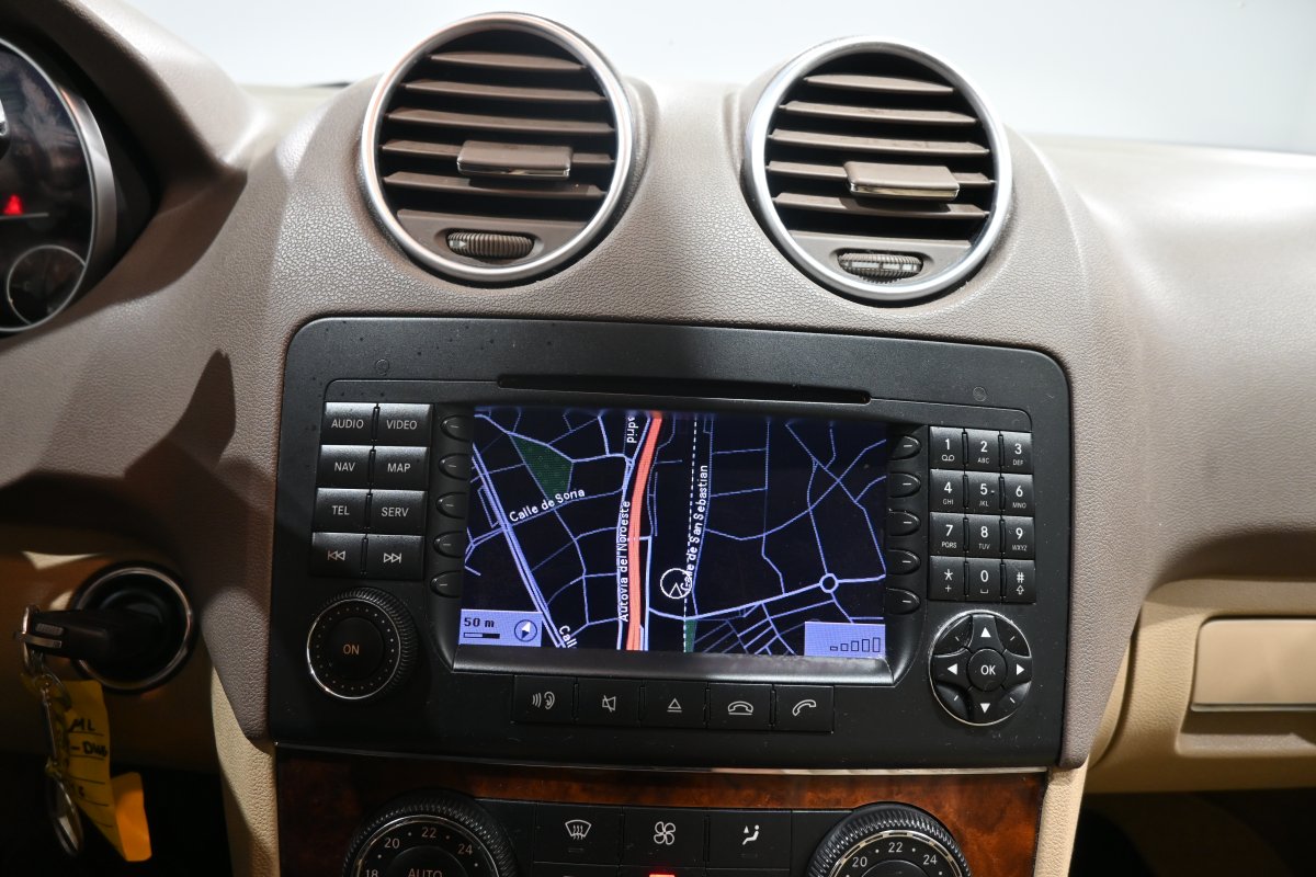 Foto Mercedes-Benz ML 15