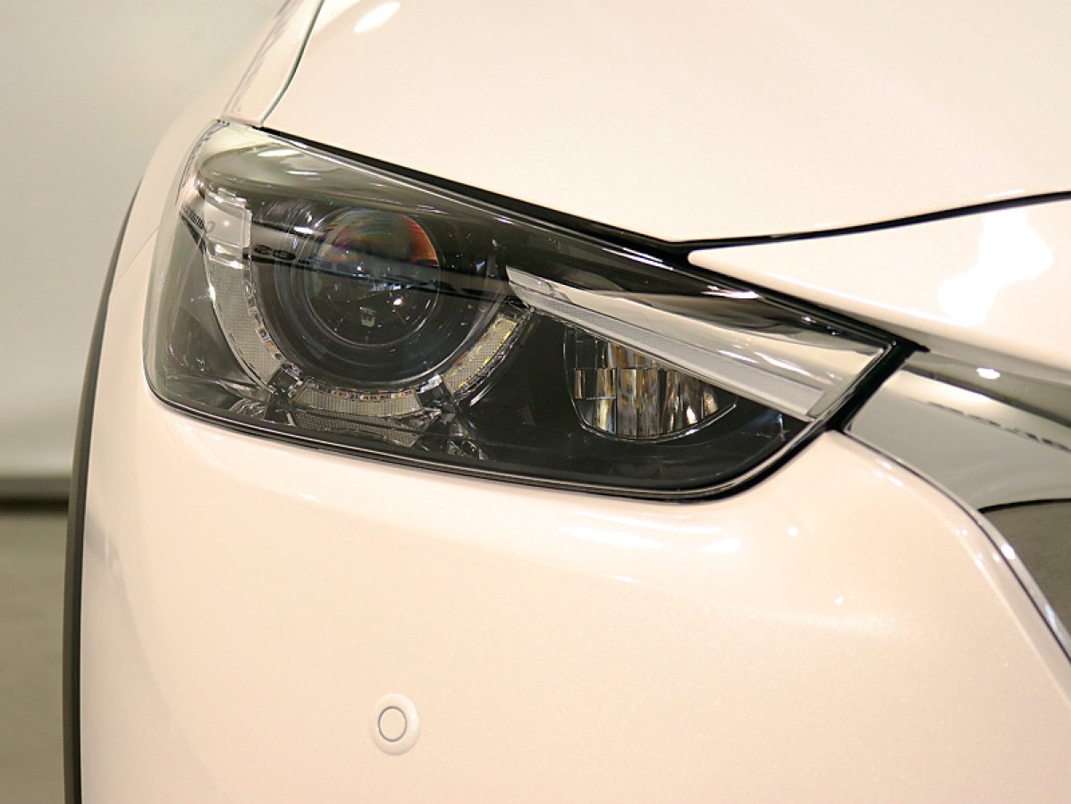 Foto Mazda CX-3 11