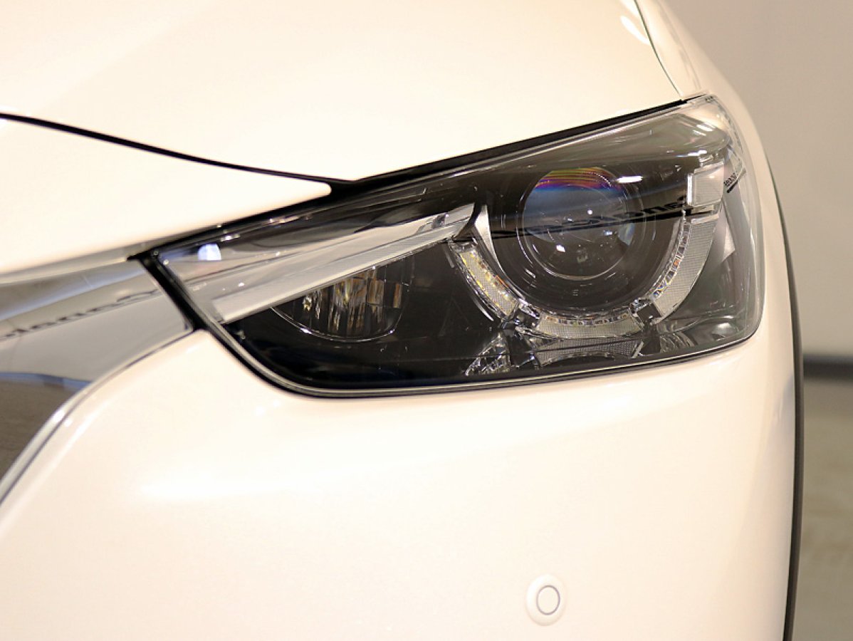 Foto Mazda CX-3 12