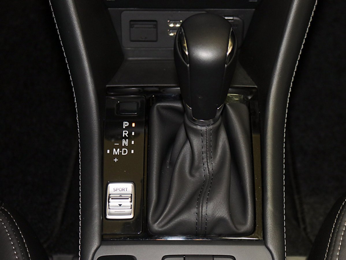 Foto Mazda CX-3 23