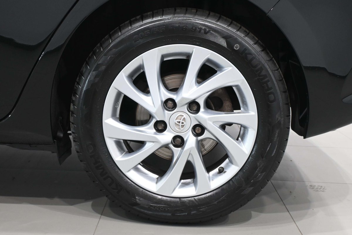 Foto Toyota Auris 28