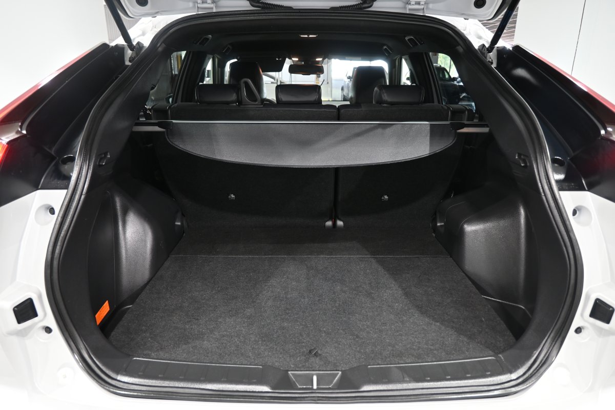 Foto Mitsubishi Eclipse Cross 8