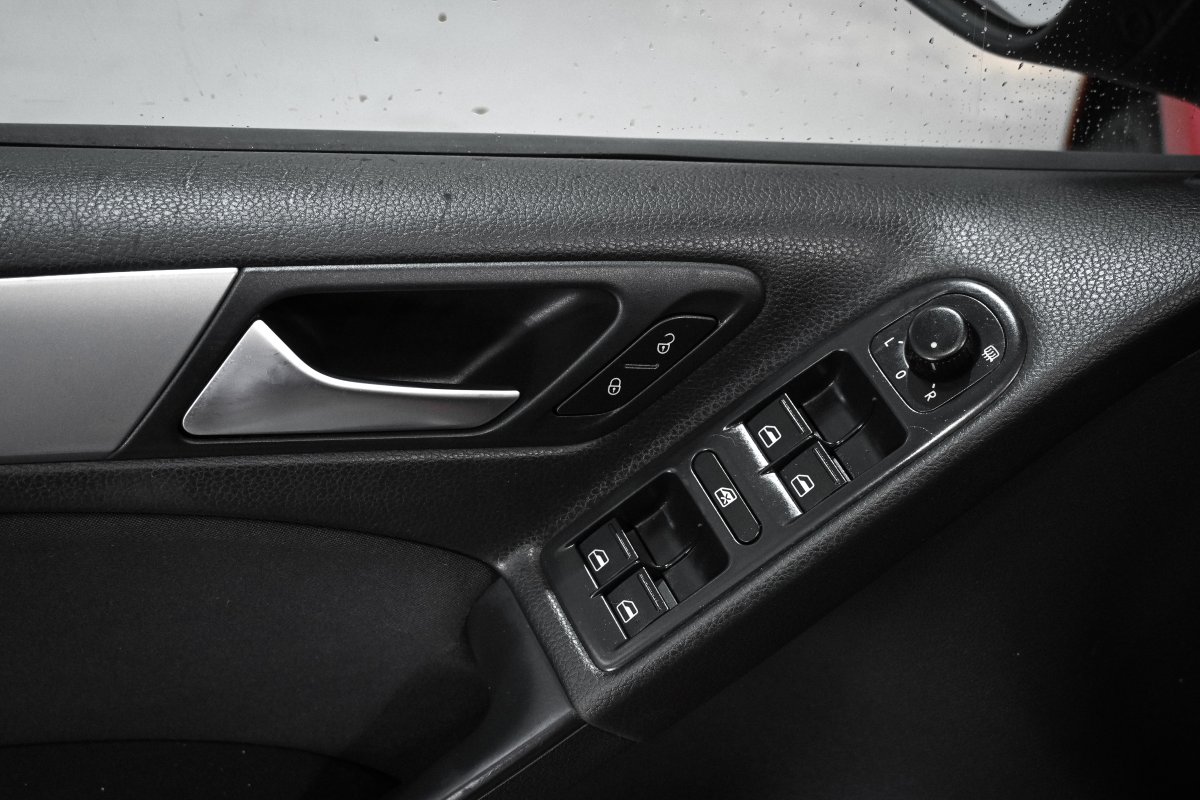 Foto Volkswagen Golf 24