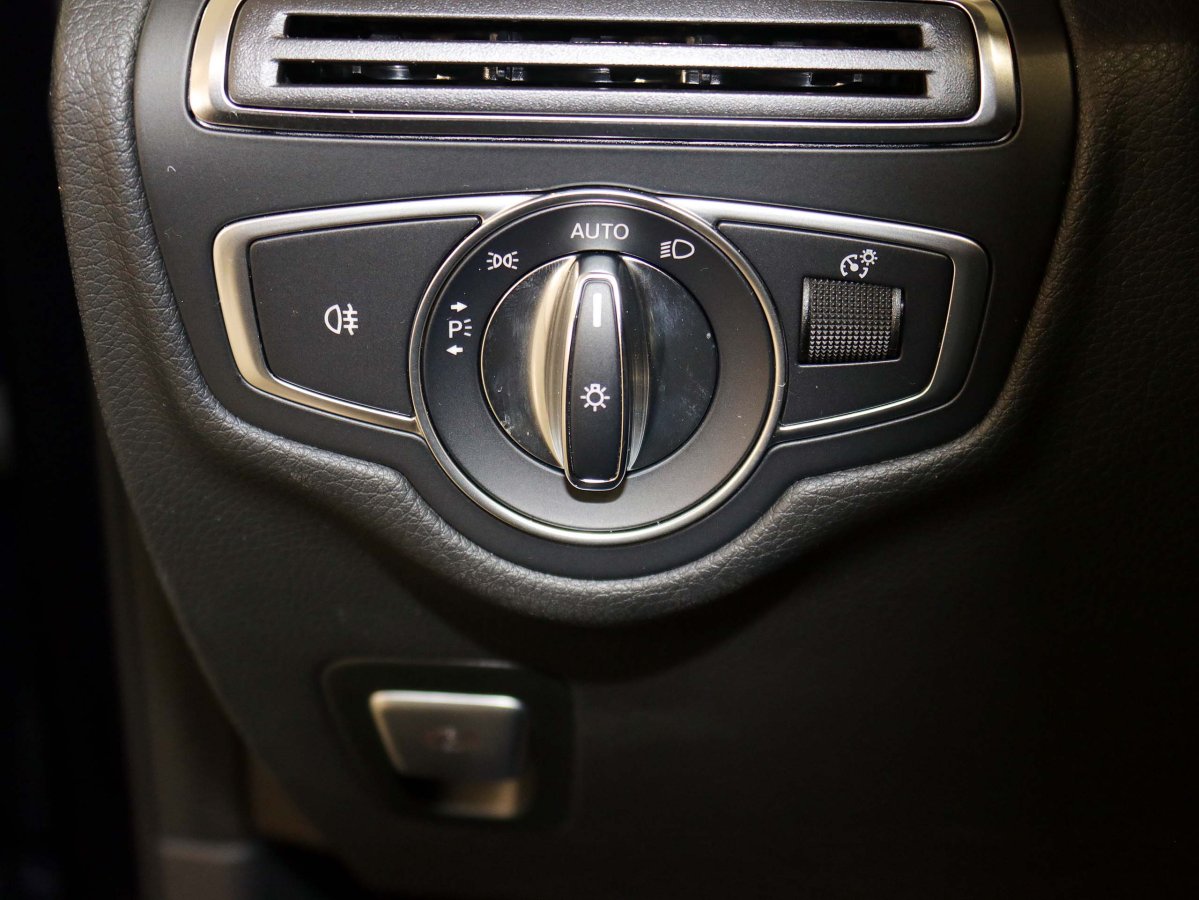 Foto Mercedes-Benz GLC 220 32