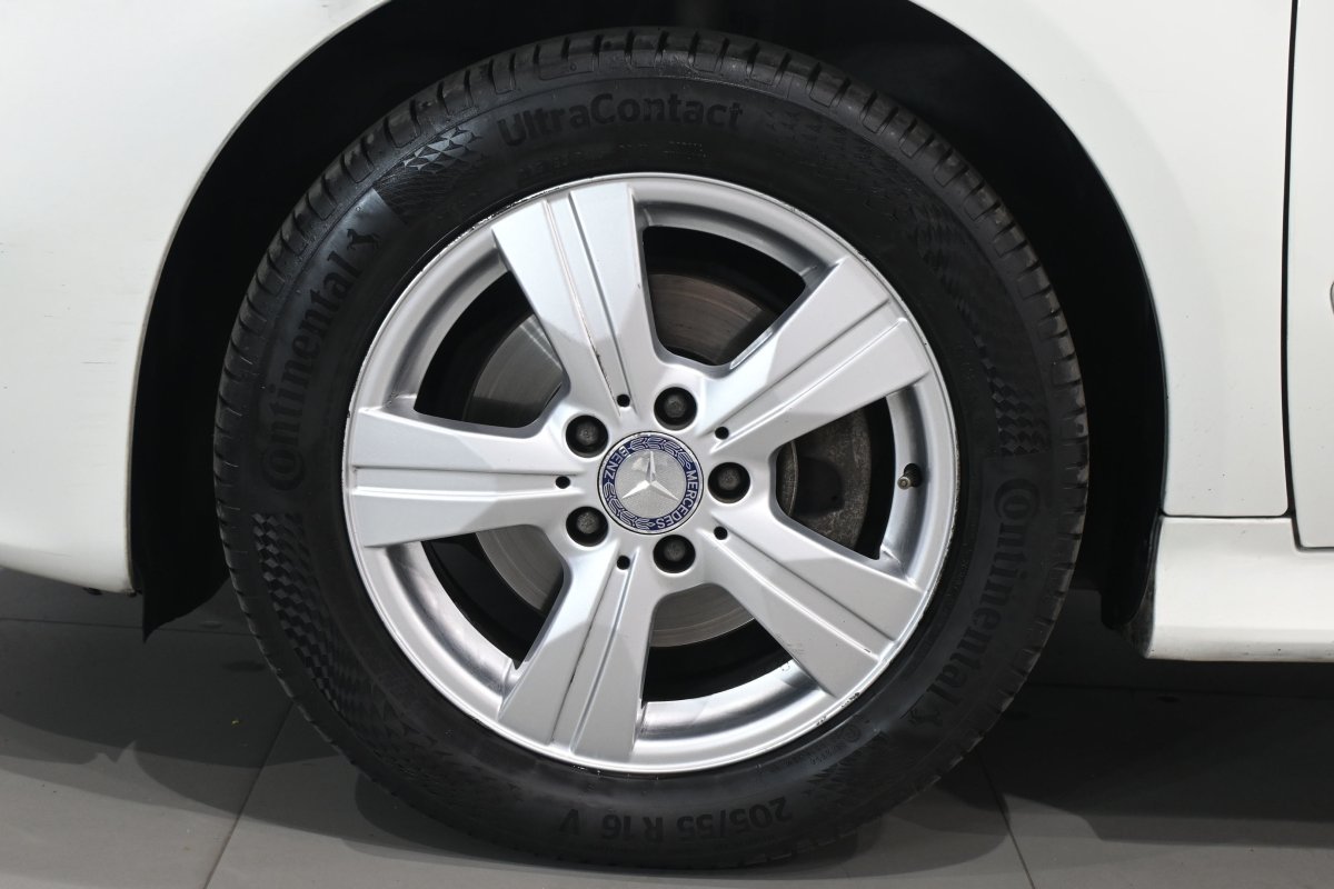 Foto Mercedes-Benz B 24