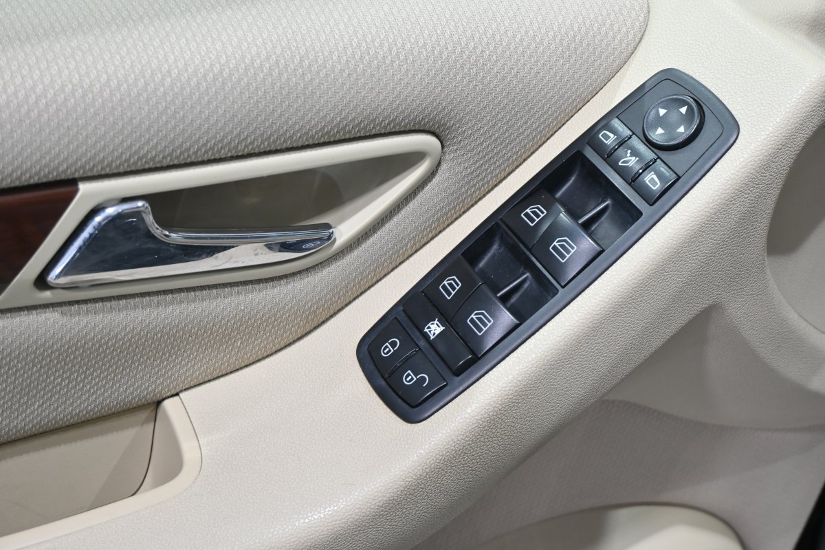 Foto Mercedes-Benz B 24