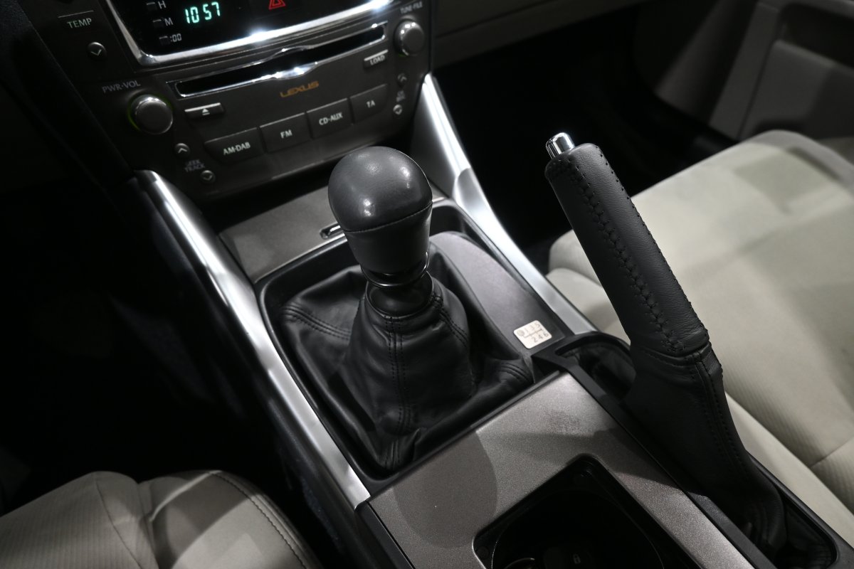 Foto Lexus IS220d 21