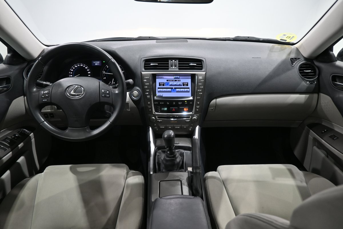 Foto Lexus IS220d 19