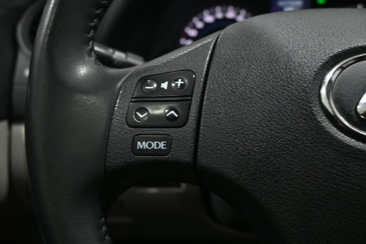 Foto Lexus IS220d 22