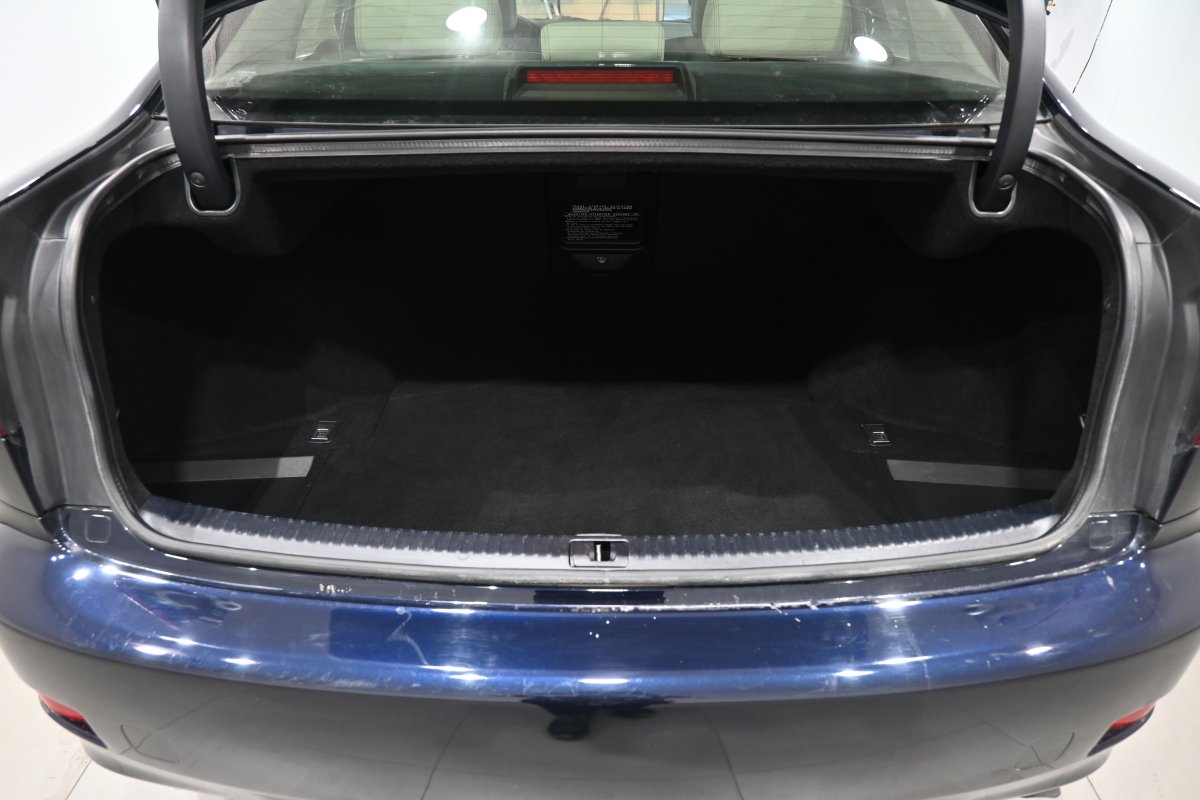 Foto Lexus IS220d 8