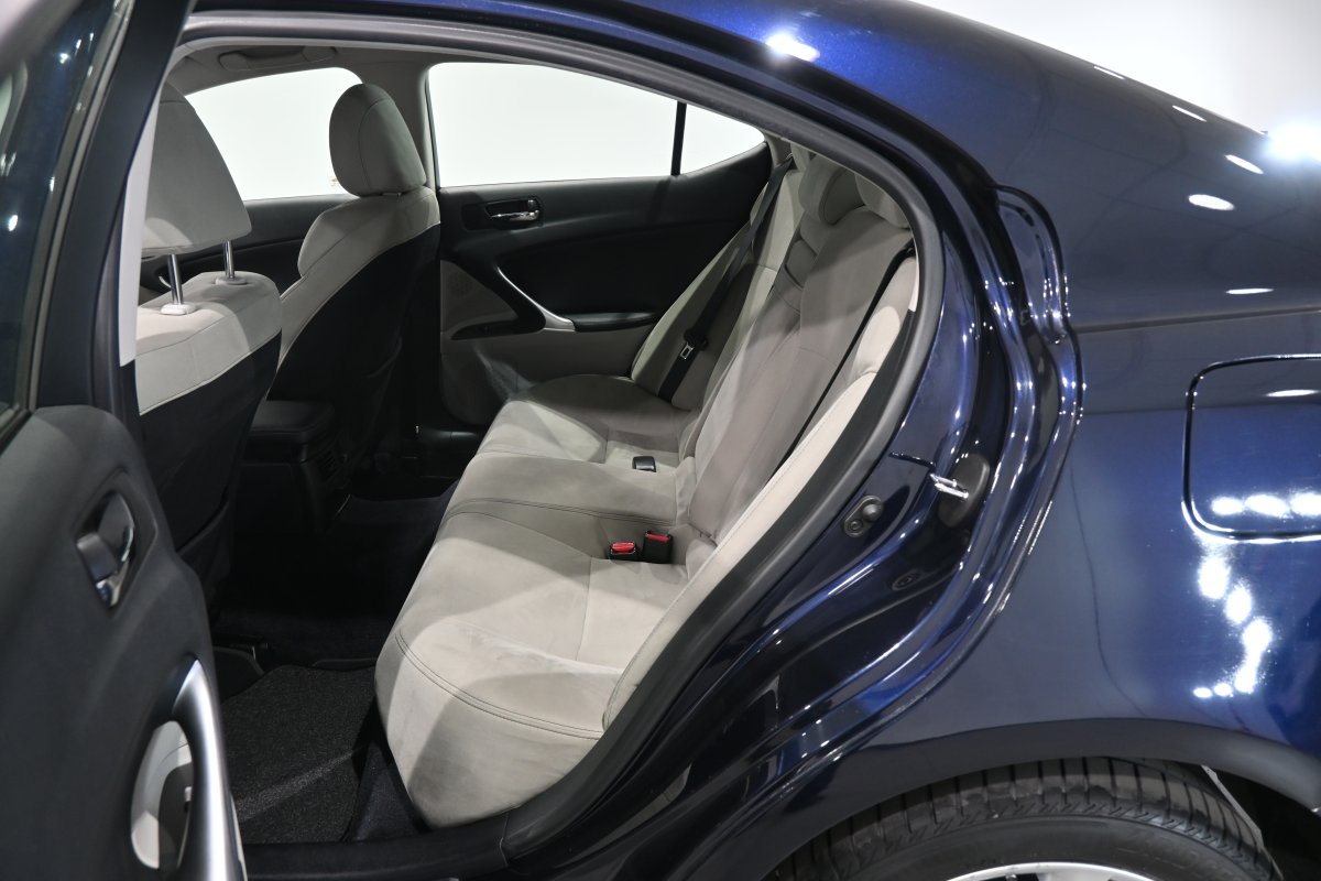 Foto Lexus IS220d 11