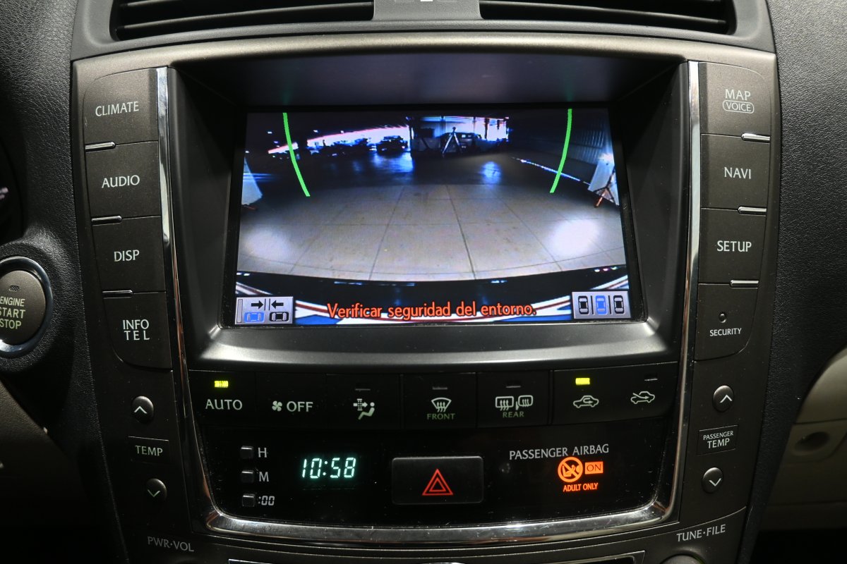 Foto Lexus IS220d 16