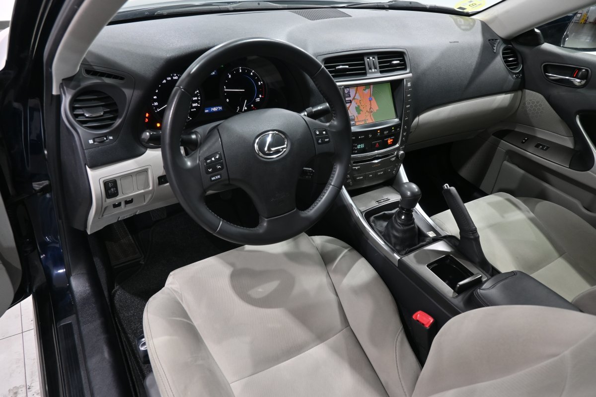 Foto Lexus IS220d 9