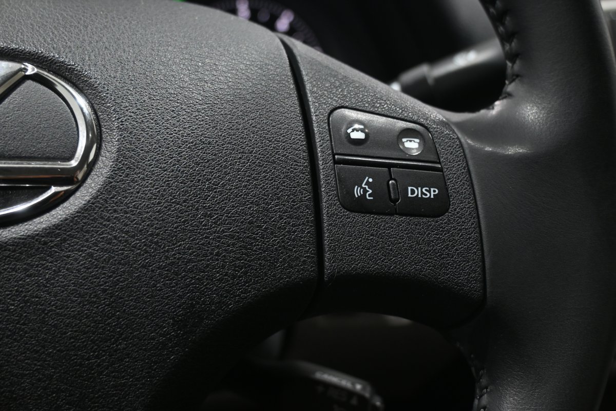 Foto Lexus IS220d 23