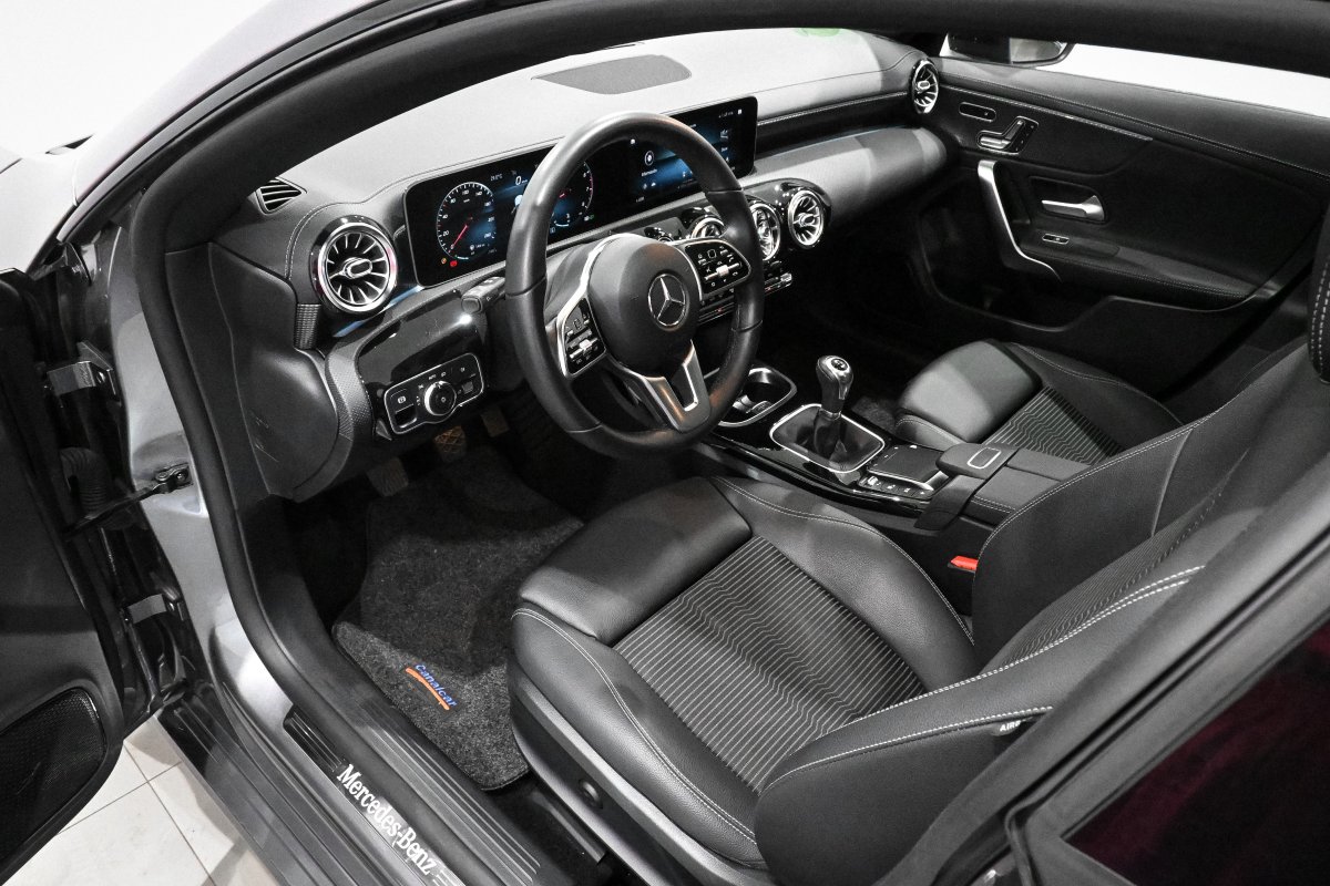 Foto Mercedes-Benz CLA 8