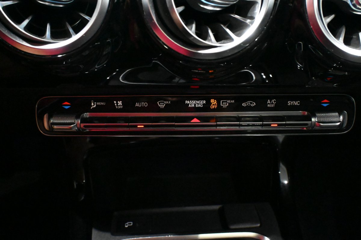 Foto Mercedes-Benz CLA 21