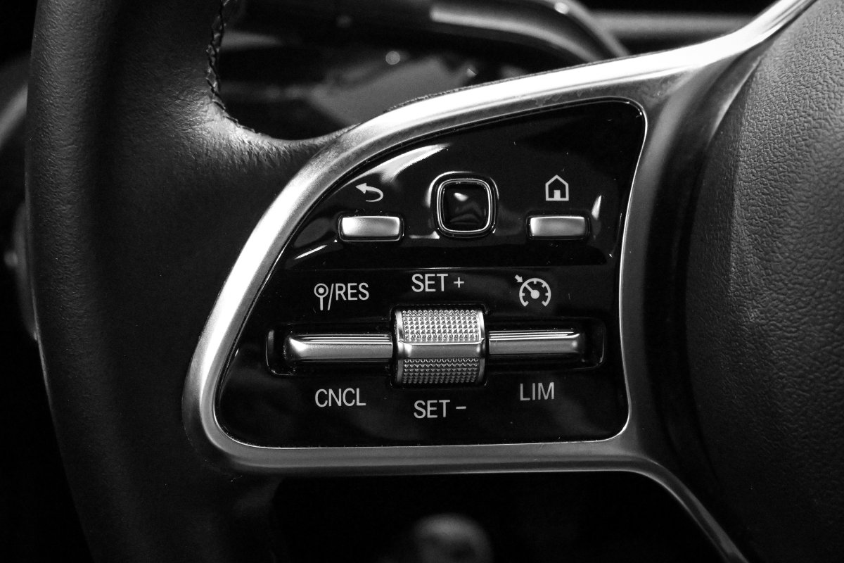 Foto Mercedes-Benz CLA 27