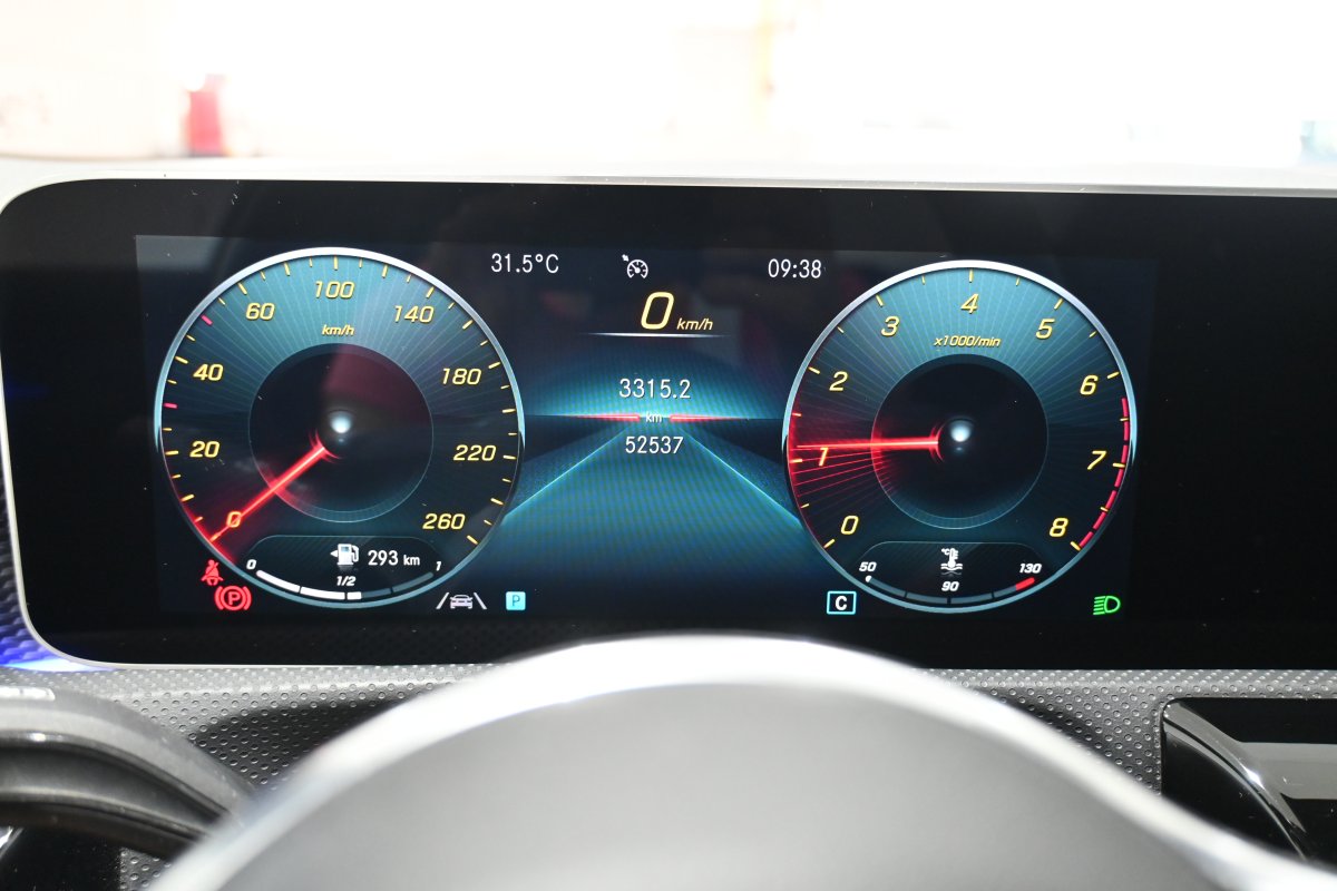 Foto Mercedes-Benz CLA 12