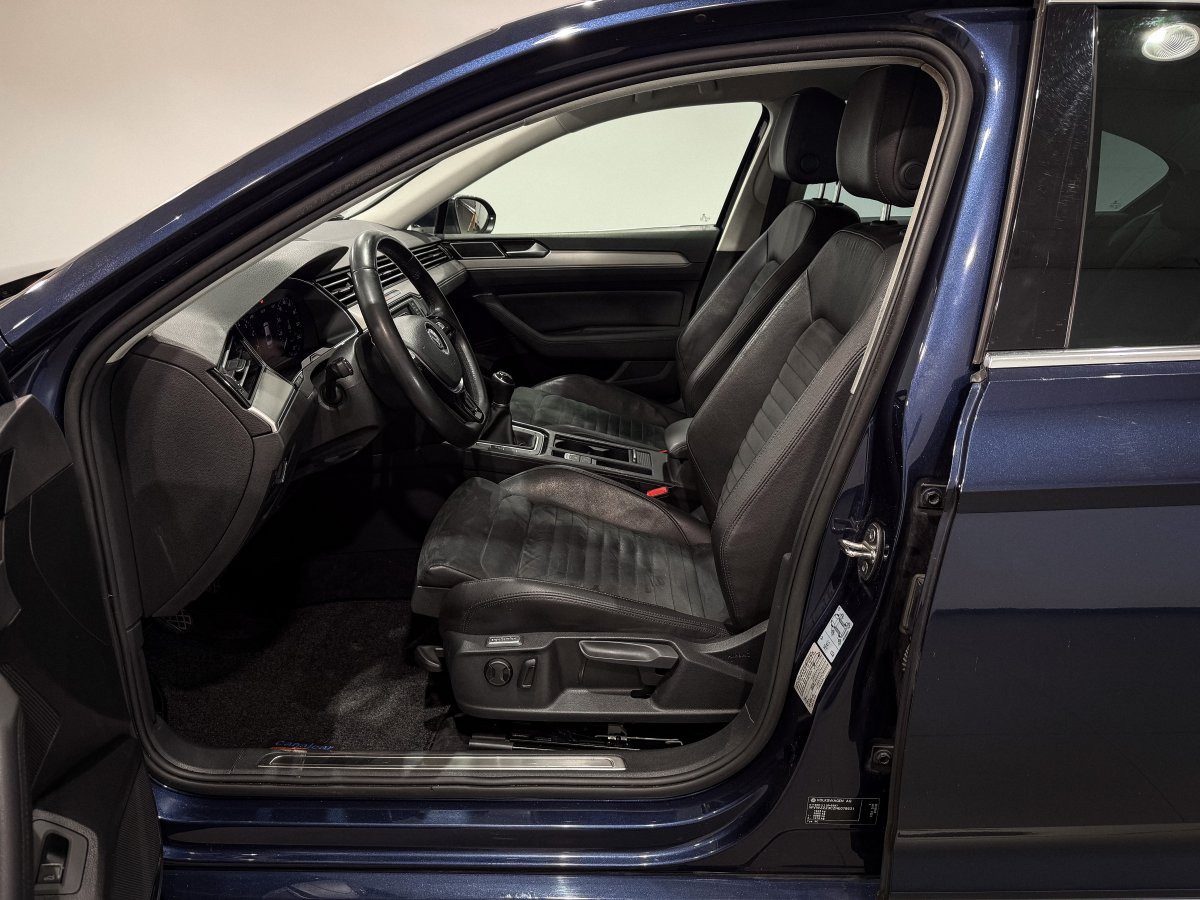 Foto Volkswagen Passat 9