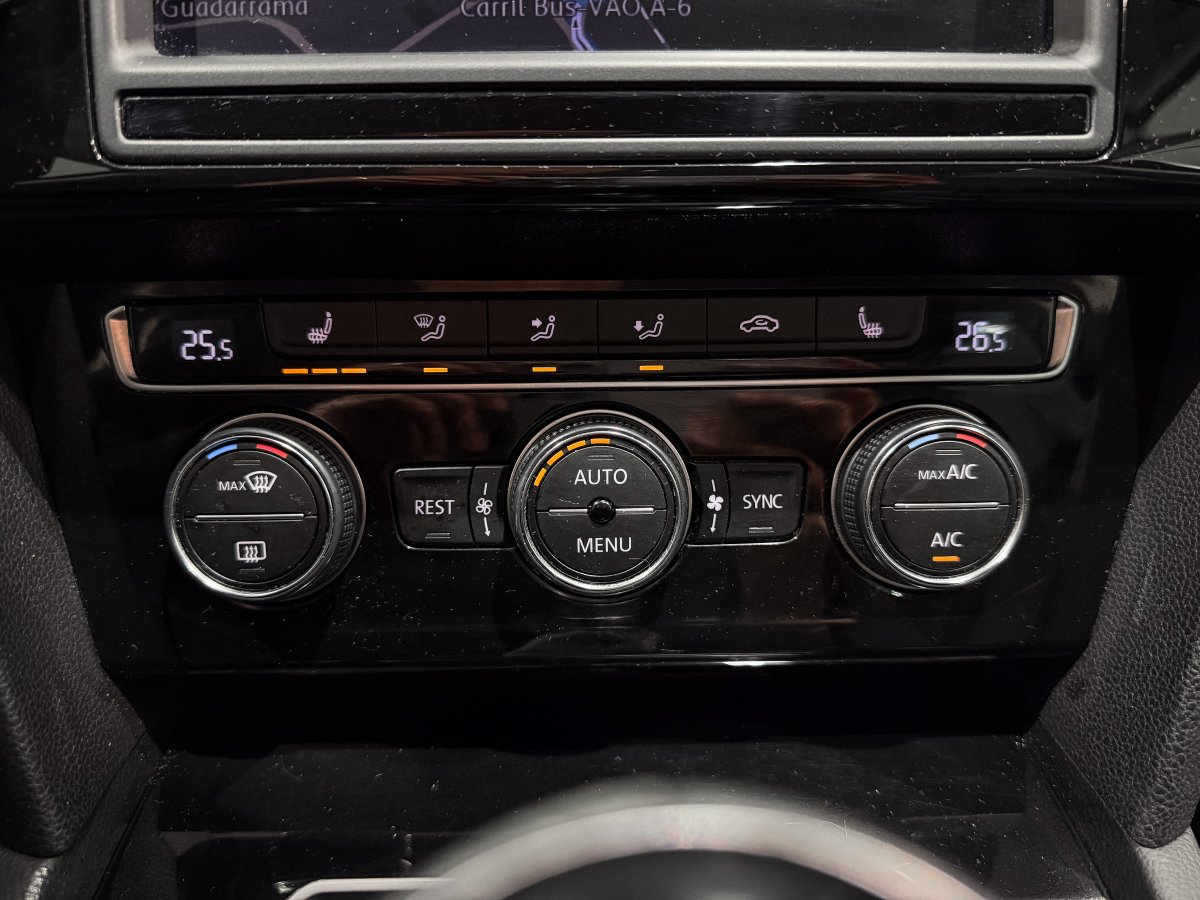 Foto Volkswagen Passat 16