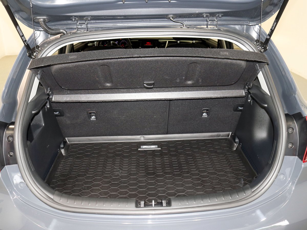 Foto Kia Rio 8