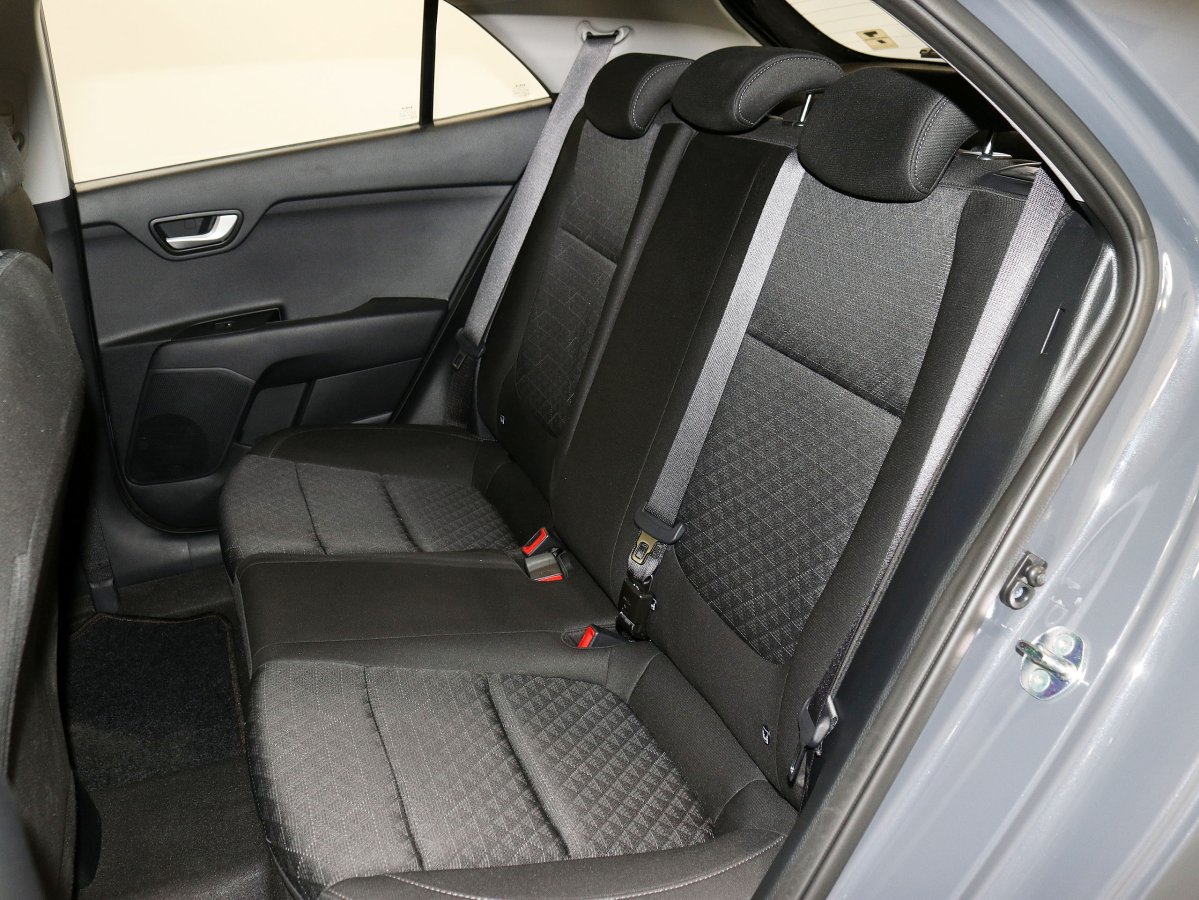 Foto Kia Rio 11