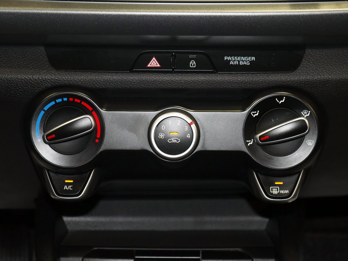 Foto Kia Rio 17