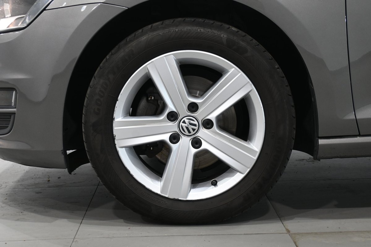 Foto Volkswagen Golf 24