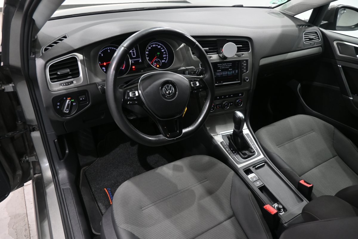 Foto Volkswagen Golf 8