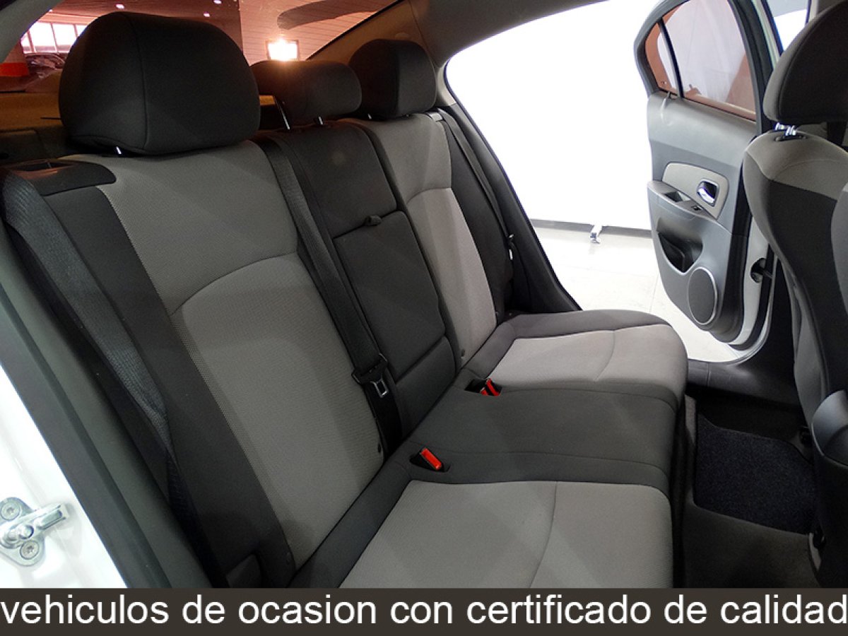 Foto Chevrolet Cruze 24