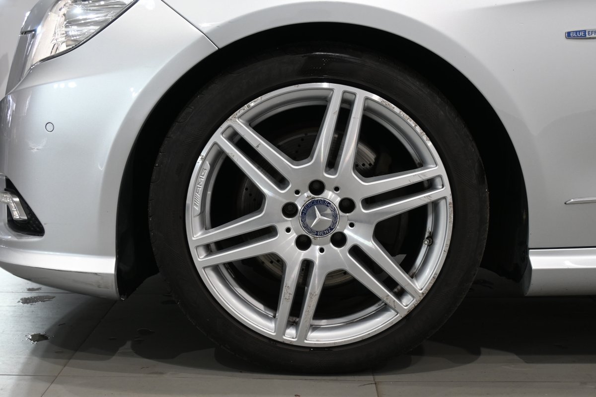 Foto Mercedes-Benz Clase 33