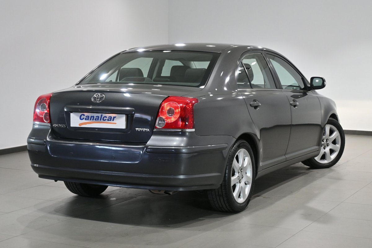 Foto Toyota Avensis 4