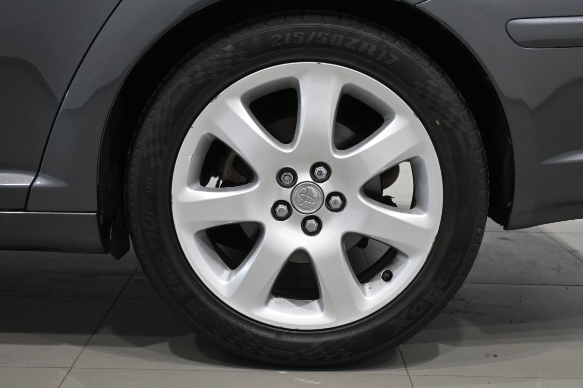 Foto Toyota Avensis 28