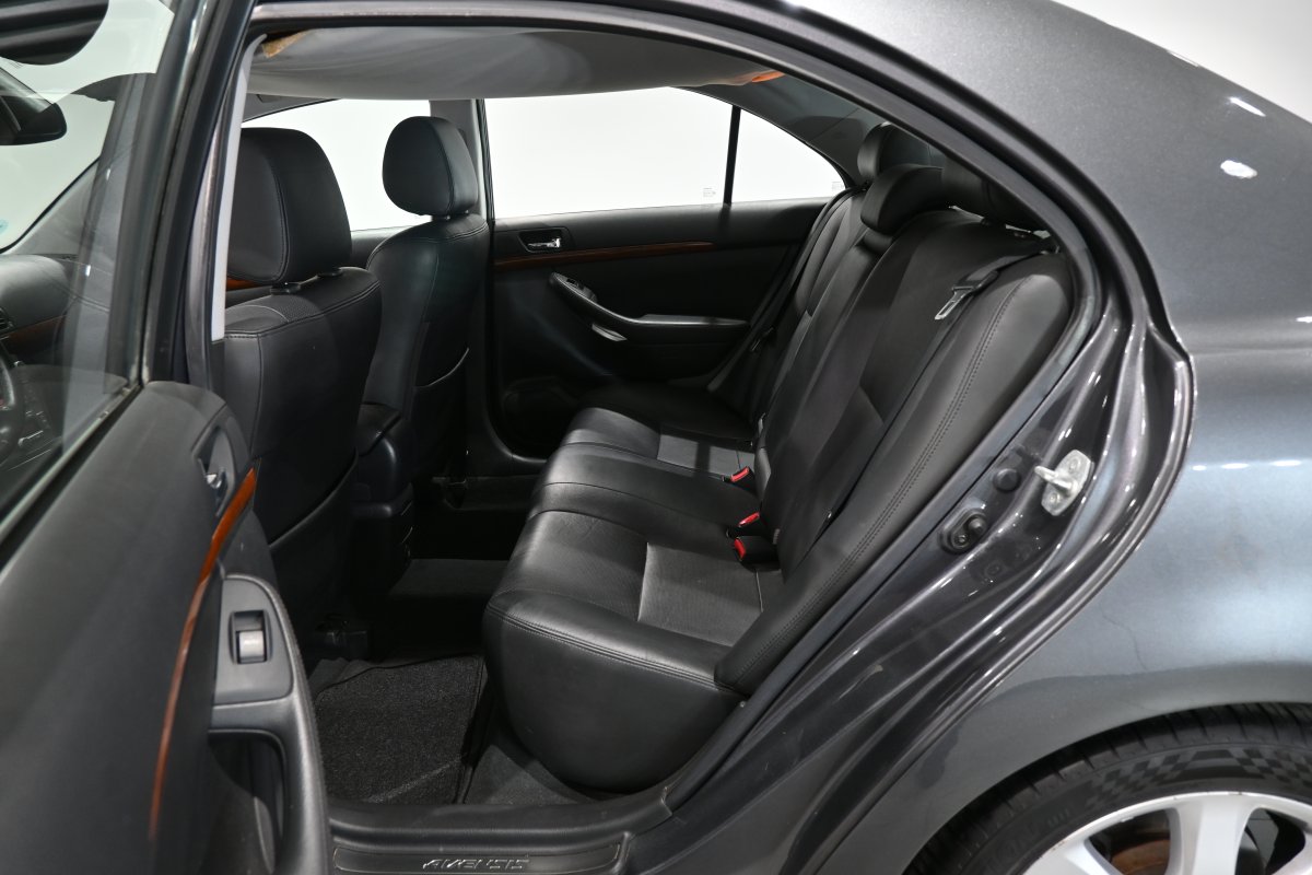 Foto Toyota Avensis 11