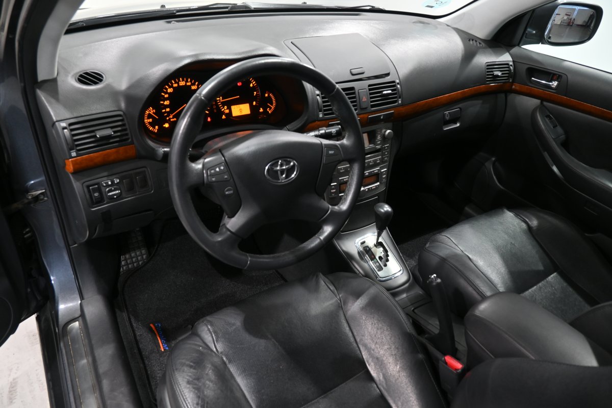 Foto Toyota Avensis 9