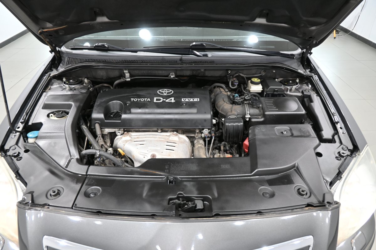 Foto Toyota Avensis 7