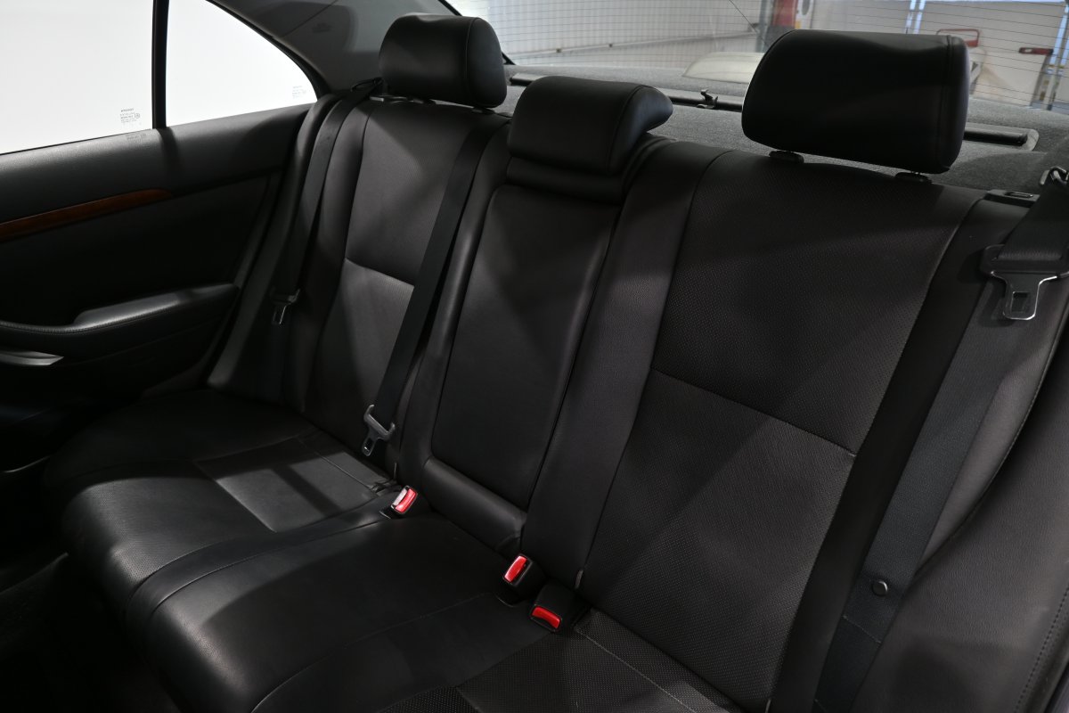 Foto Toyota Avensis 12