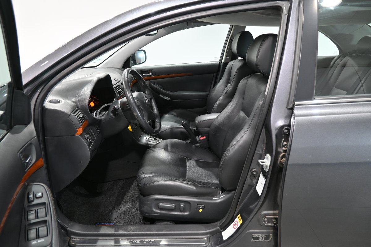 Foto Toyota Avensis 10