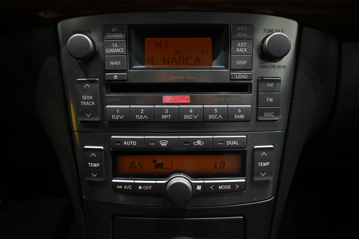 Foto Toyota Avensis 16