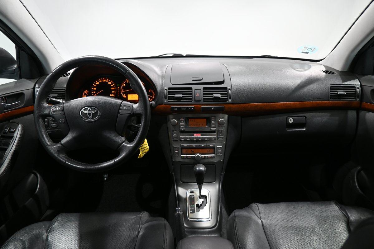 Foto Toyota Avensis 17