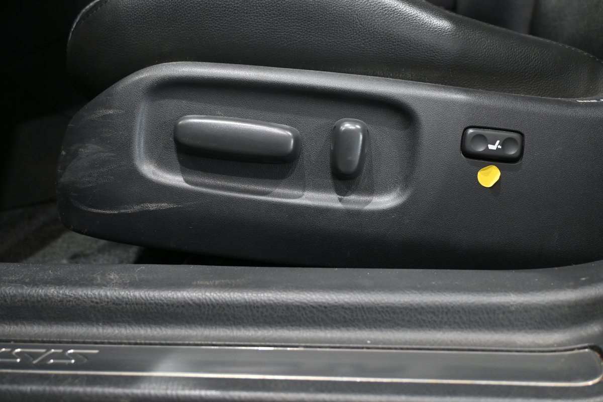 Foto Toyota Avensis 27