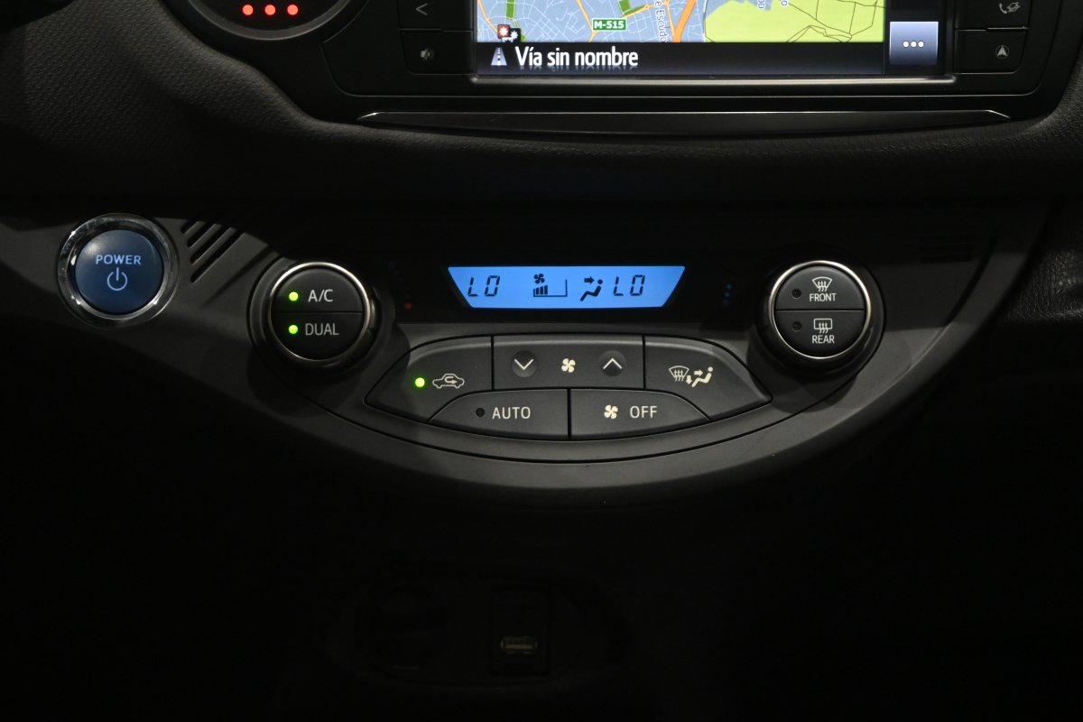 Foto Toyota Yaris 16